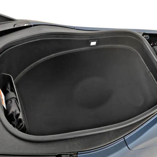 Espacio de carga para un casco